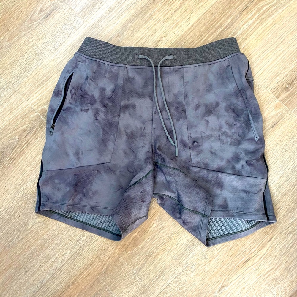 Lululemon Textured Tech Shorts (M)